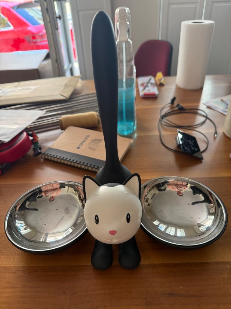 Alessi Tigrito Pet Feeder