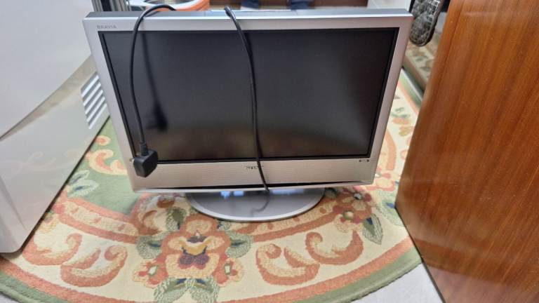LCD Sony 19 inch TV
