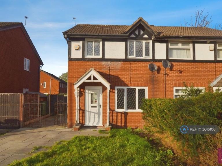 3 bedroom house in Athenian Gardens, Salford, M7 (3 bed) (#3016106)