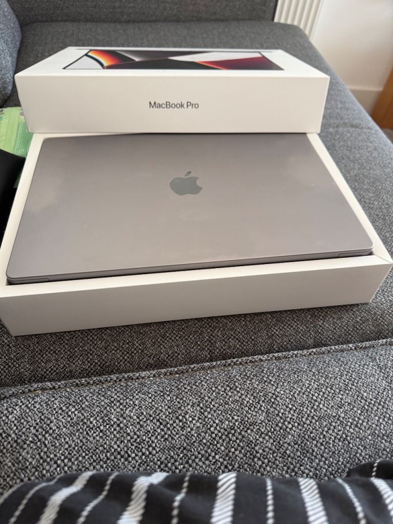 16” Macbook Pro with Apple M1 Pro Chip