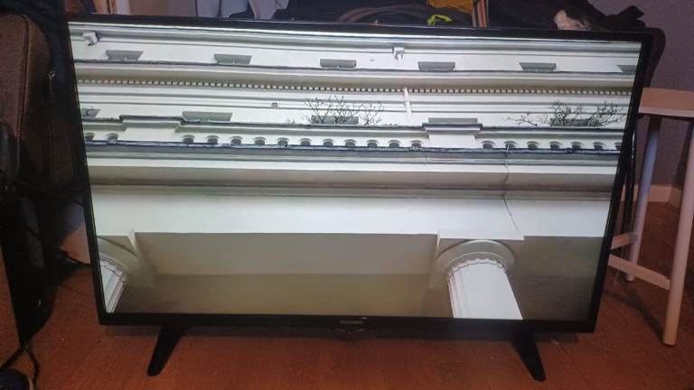 FREE DELIVERY excellent 43 TELEFUNKEN LED full HDTV 1080p freeveiw channels inbuilt 