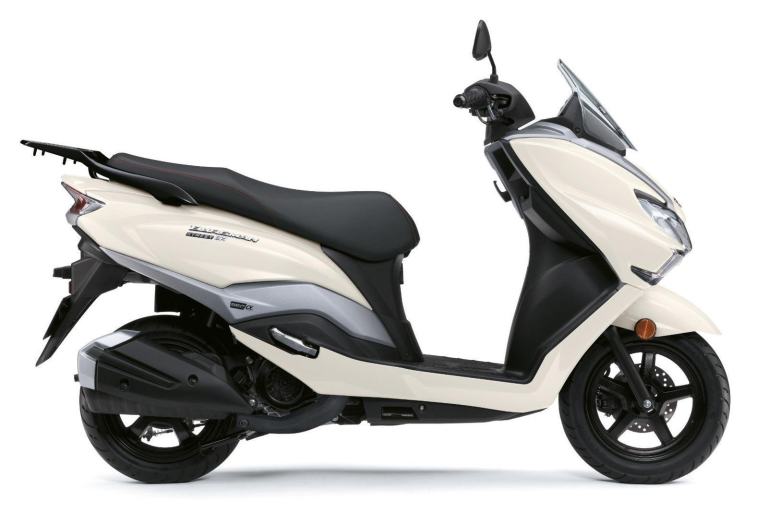 2025 Suzuki Burgman 125 (Available in White) IN STOCK!