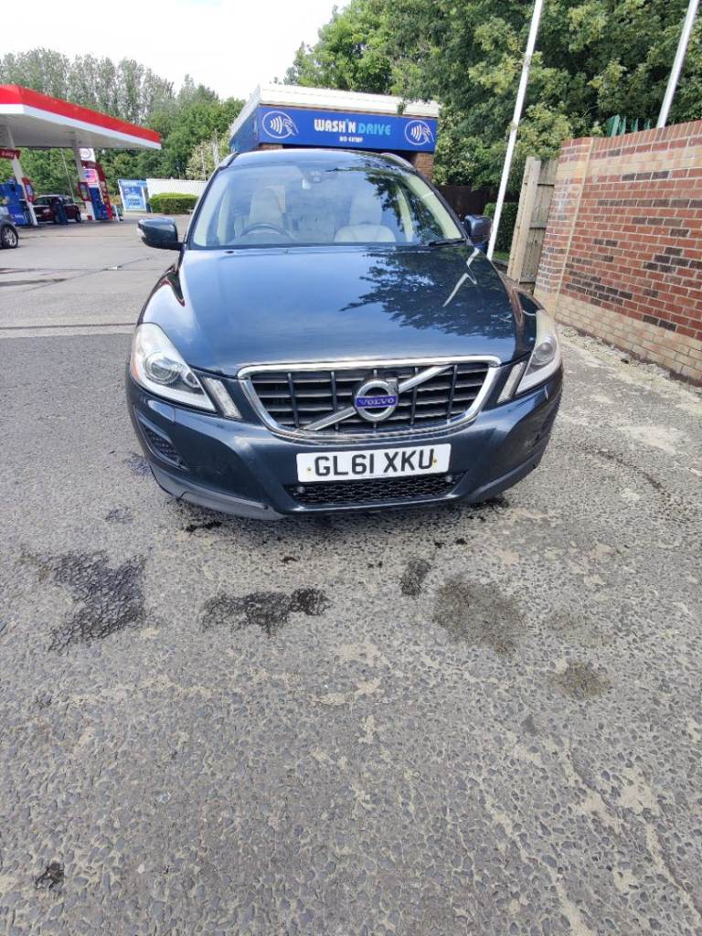 Automatic Volvo XC60 2.4 SE Lux Nav D5 AWD 4WD 5dr SUV Diesel