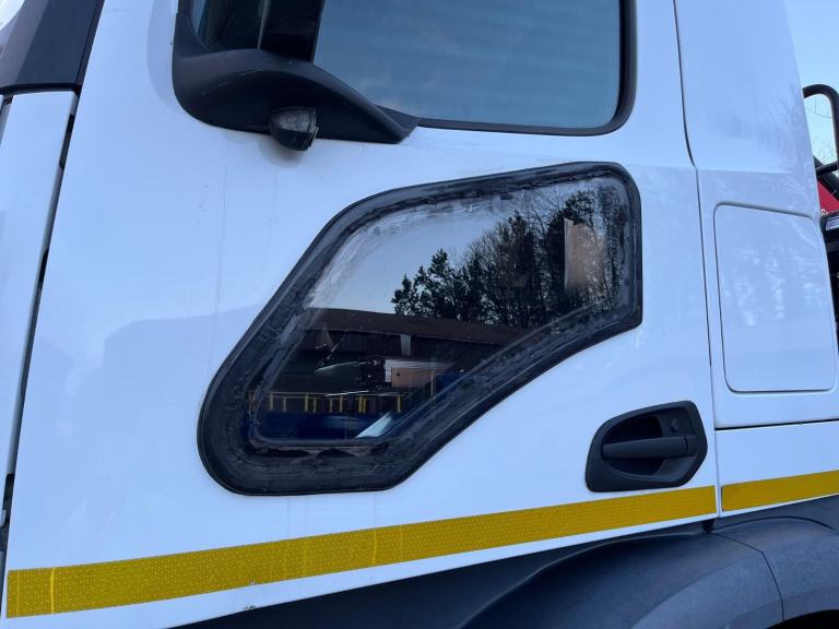 Mercedes-Benz Arocs 8x4 tipper grab only 167000 km