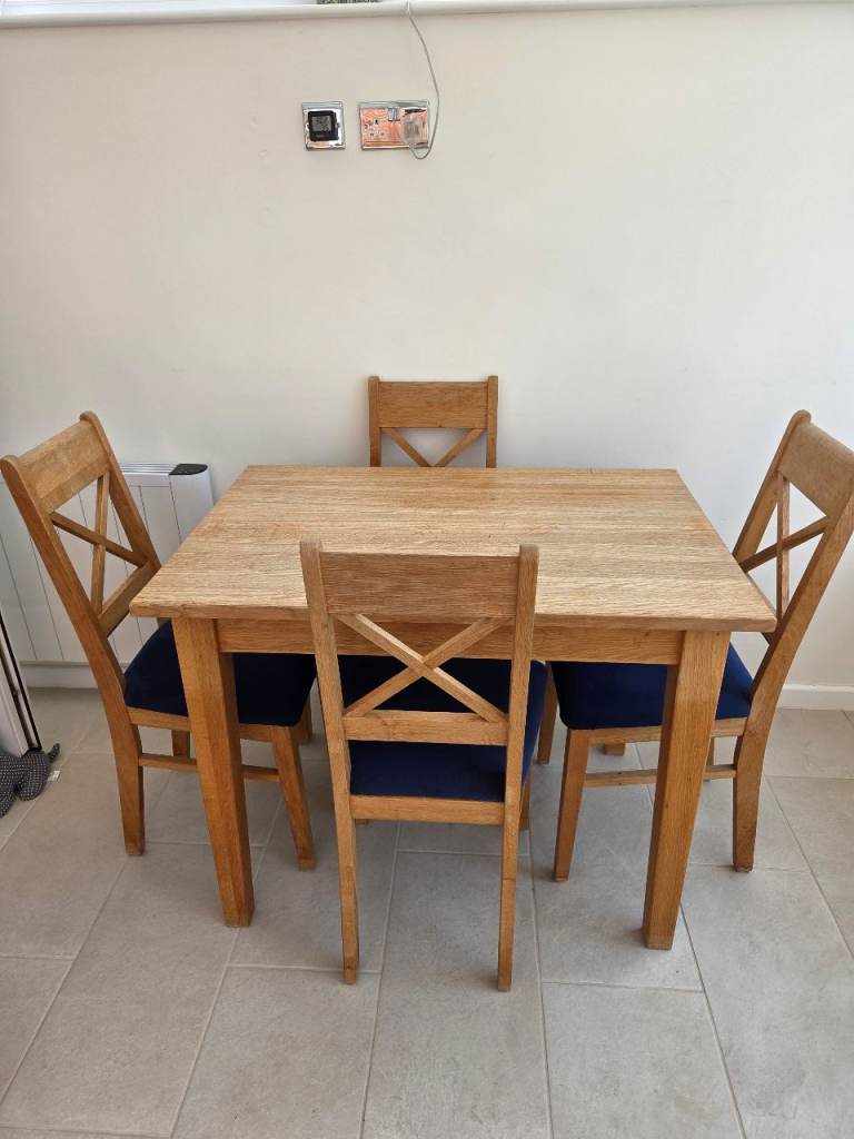 Oak Dining Table with 4 Chairs – Good Condition