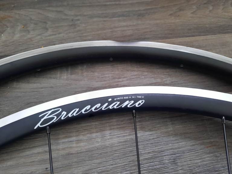 700c Road bike front wheel Pro Lite / DT Swiss. New for road bike