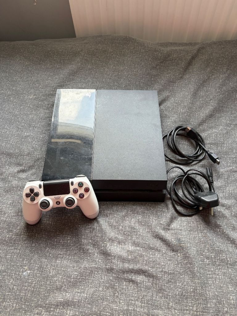 Sony PlayStation 4 (PS4) Console with White Controller