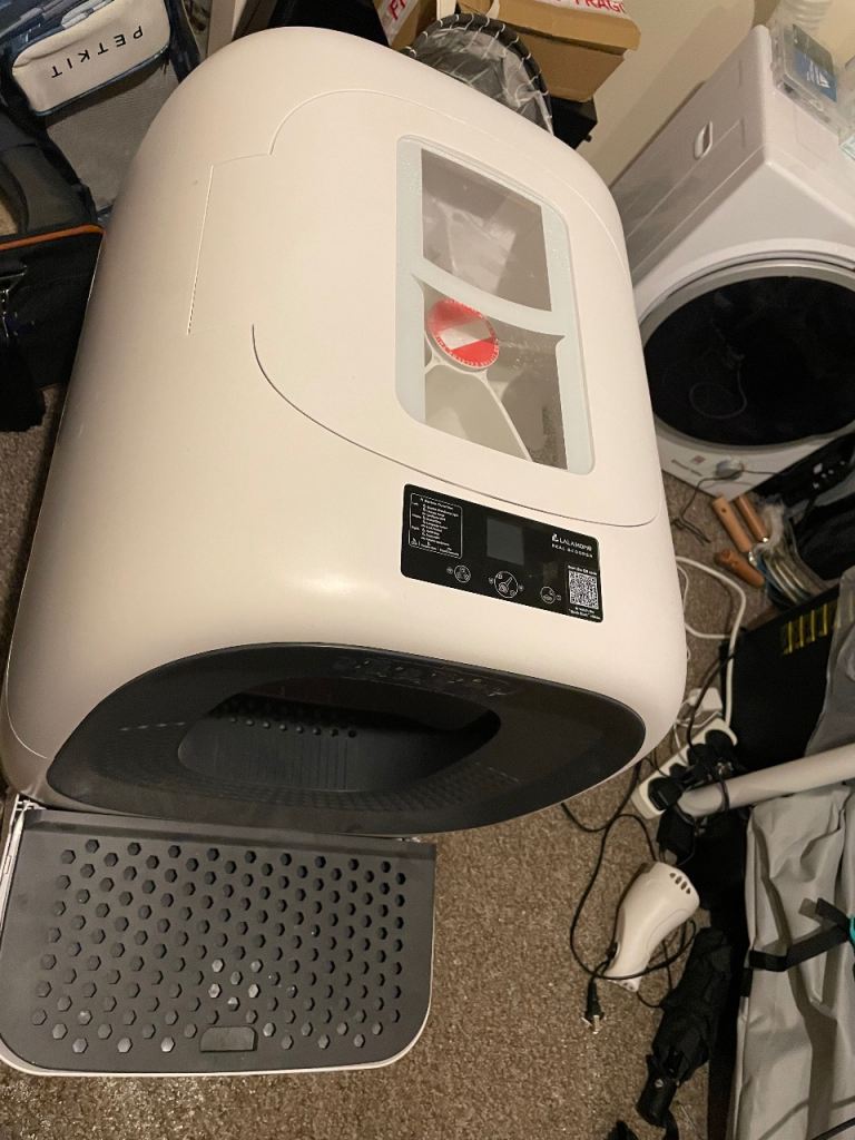 Automatic litter box for cat