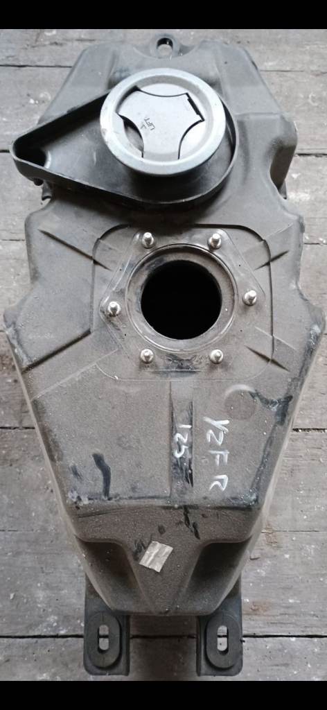 Yamaha yzf r 125 fuel tank