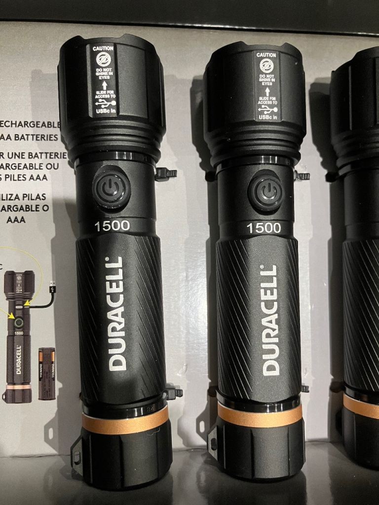 Duracell 1500 lumen 4 pack hybrid LED hand torches with batteries, new in box