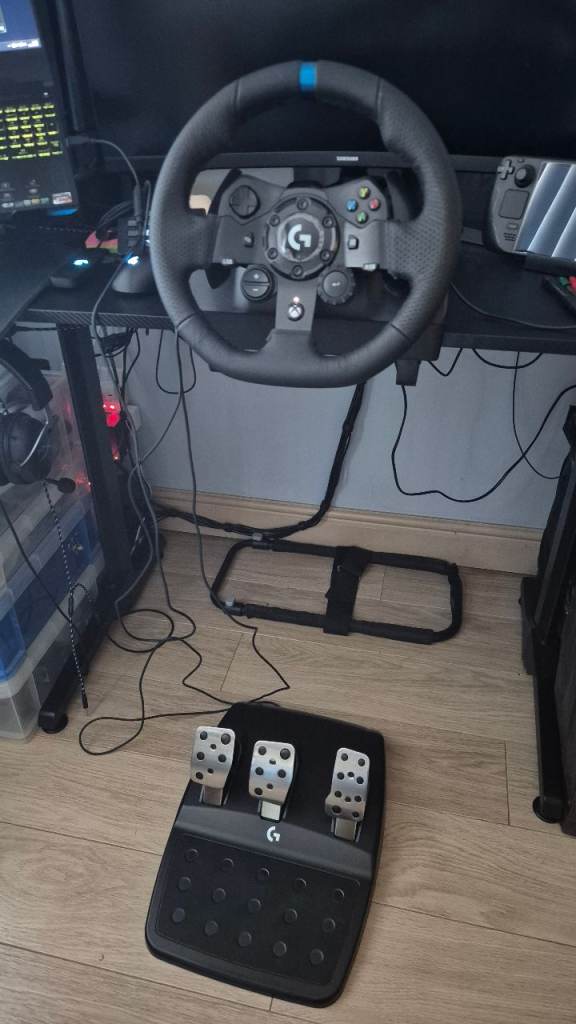 Logitech G923 Wheel & Pedals (Xbox)