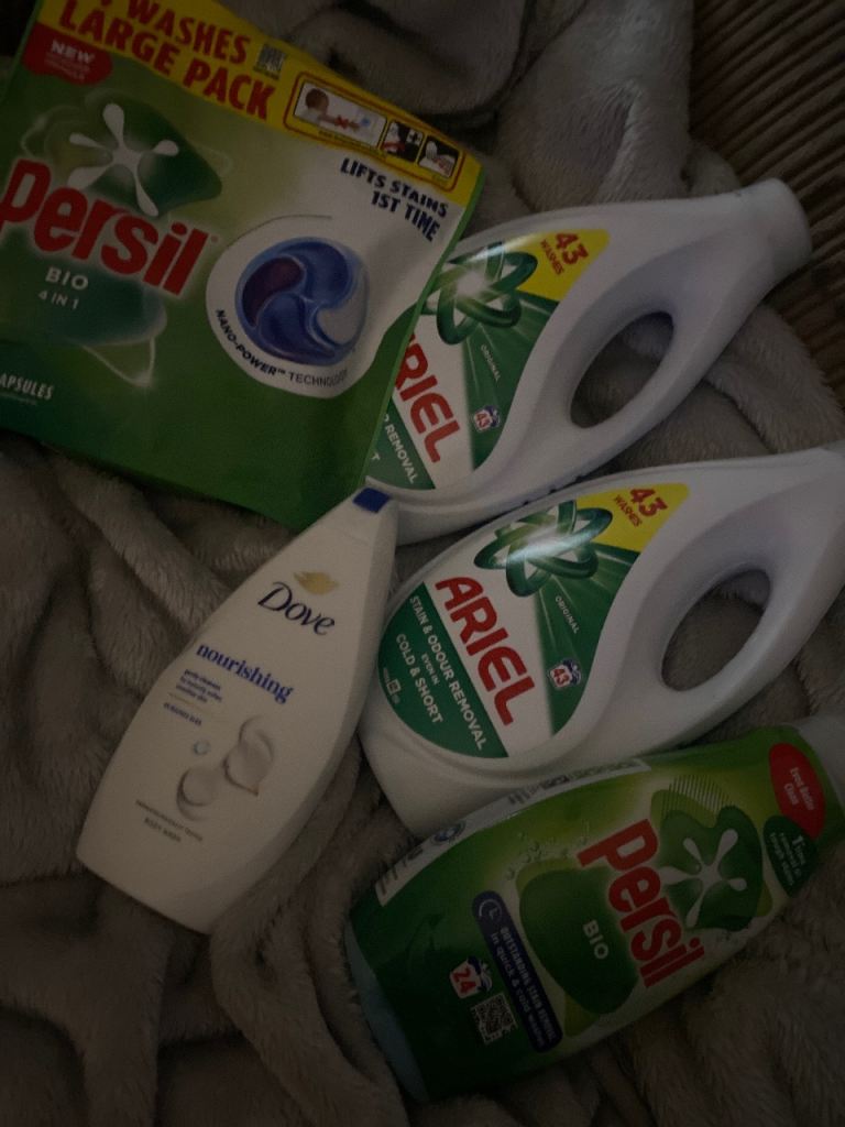 New Laundry Detergent & Shower Gel Bundle