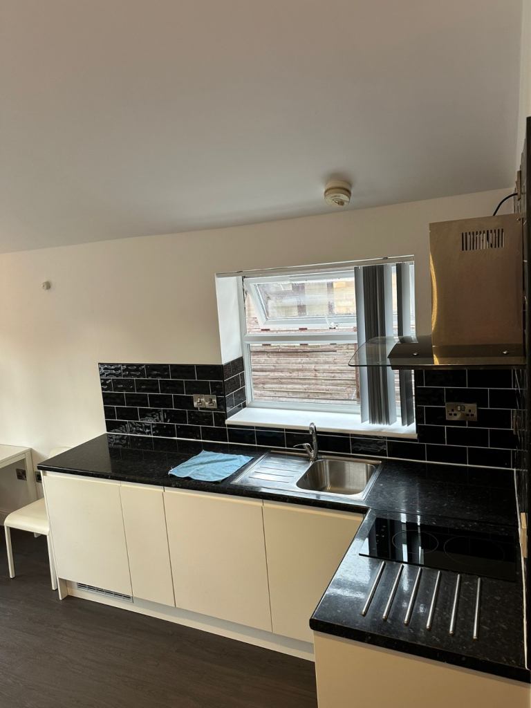 Modern Fully Furnished Studio Apartment in Central Cambridge - All-Inclusive