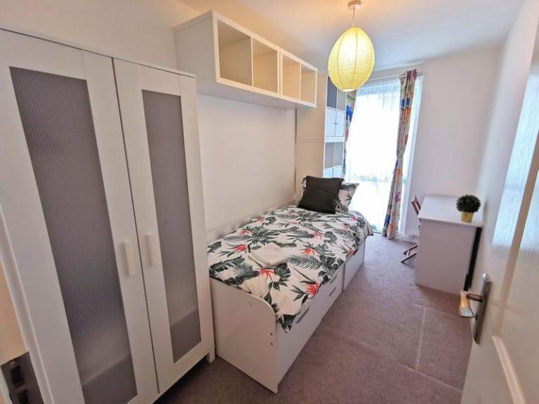 🏠 WONDERFUL DOUBLE ROOM IN CANARY WHARF — AVAILABLE NOW 💎