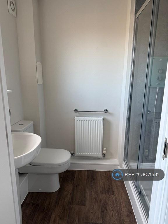 2 bedroom flat in Flaxmill Place, Edinburgh, EH6 (2 bed) (#3071581)