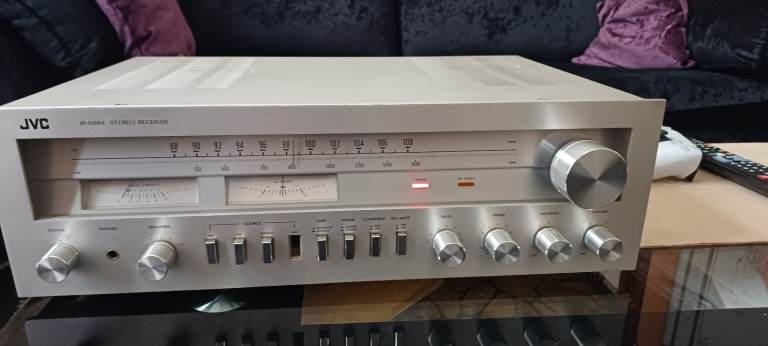 VINTAGE JVC JRS81M STEREO RECEIVER 