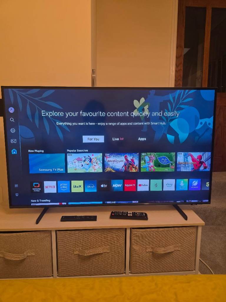 43" Samsung Q60B Smart 4K QLED TV & HW-B400F Soundbar Bundle