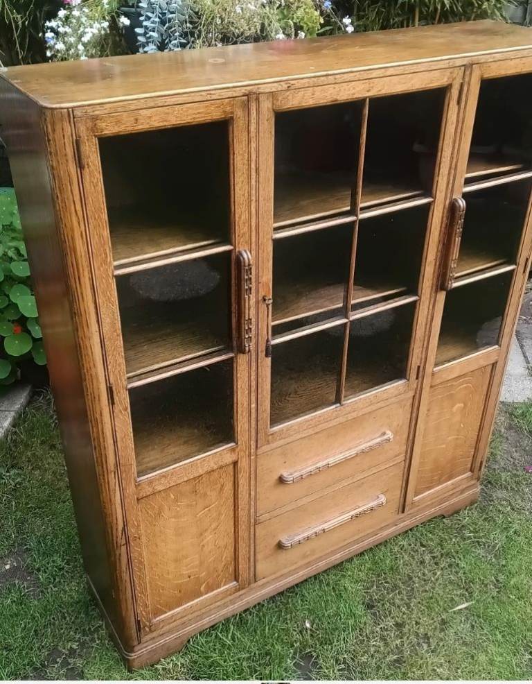 ART DECO OAK DISPLAY BOOKCASE.