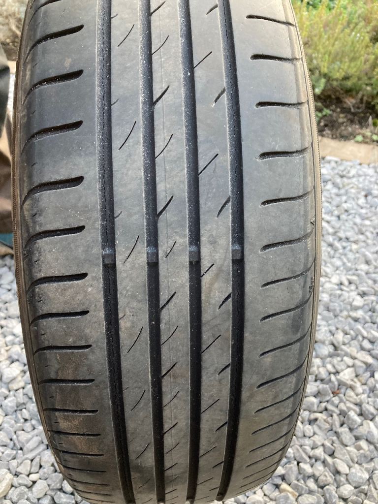 Car tyre Nexen 195/60 R16 N Blue HD Plus Excellent condition