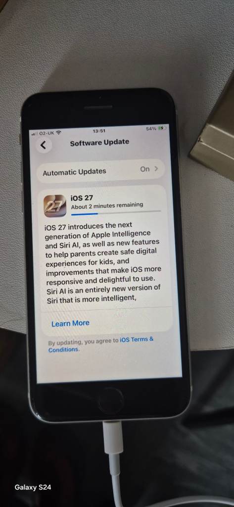 Apple iPhone SE 128GB - White, Fair Condition