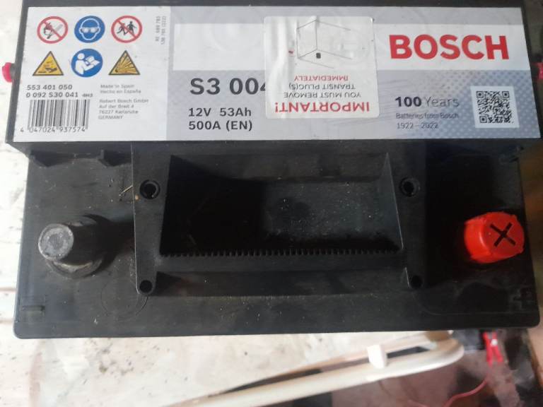 New unused Bosch car battery s3 004