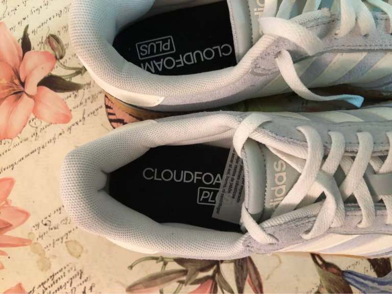 Adidas unisex trainers size 7 Brand new