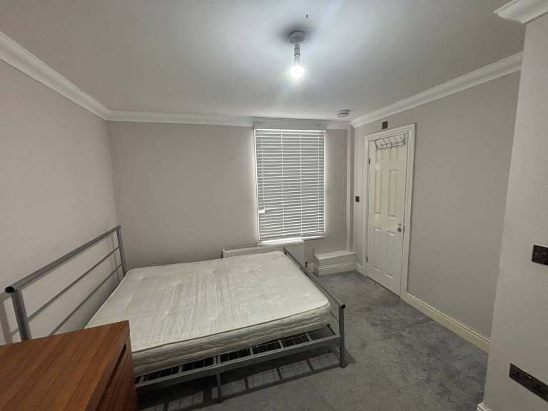 🏡 TO LET • En-Suite Double Room • Inc. Bills + CTax • Seven Kings, IG3 8LY 🏡