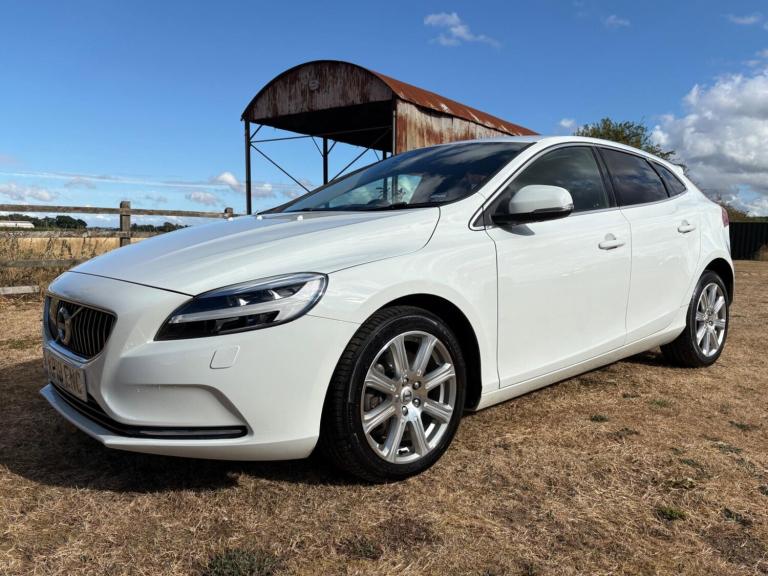 2018 Volvo V40 1.5 T3 Inscription Auto Euro 6 (s/s) 5dr Hatchback Petrol Automatic