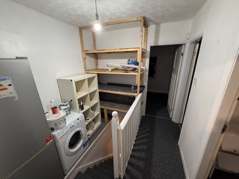 2 bed apt in converted house in B13 Moseley 