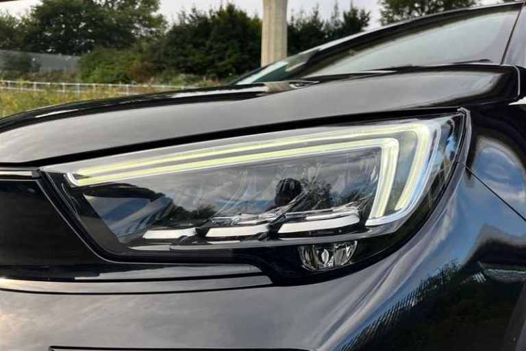 2022 Vauxhall Crossland 1.2i Turbo (130 PS) Ultimate 5 Door Petrol SUV *** 1 Owner / Full Vauxhal...