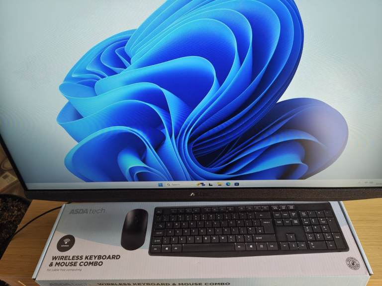 Asus all in one PC Computer, 24 inch, Ryzen CPU, 512 GB SSD, 8 GB RAM