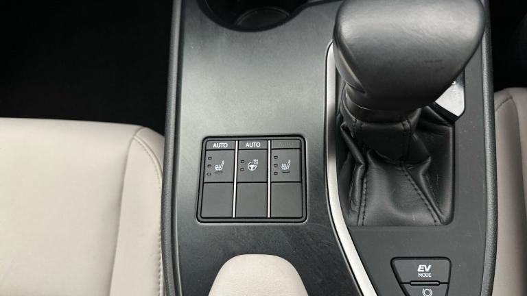 2023 Lexus UX 250h 2.0 F-Sport Design 5dr CVT ESTATE PETROL/ELECTRIC Automatic