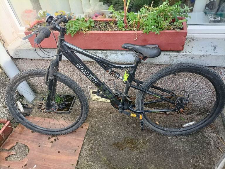 Apollo Gradient black bike 