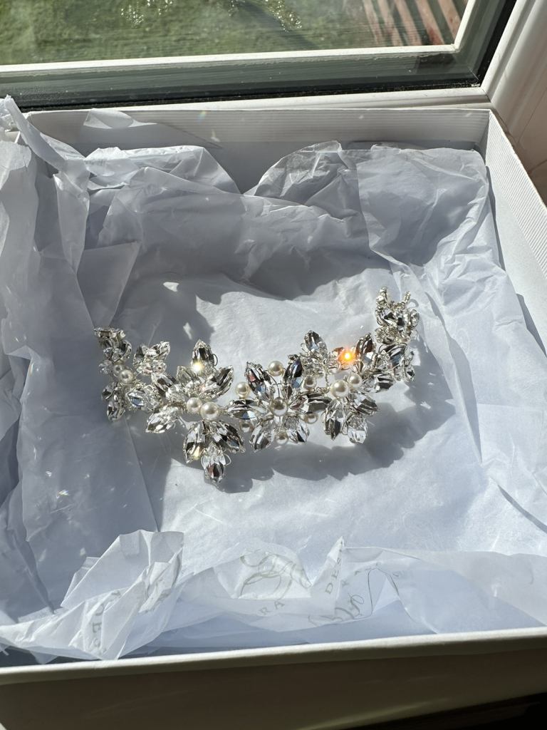 Crystal and pearl hair piece