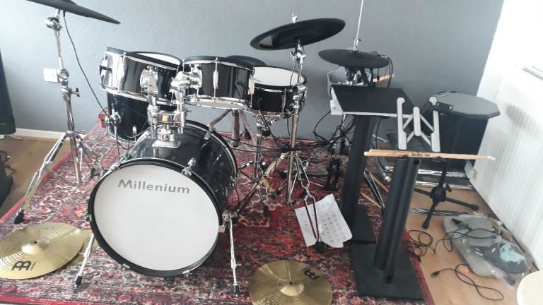 Electric drum kit