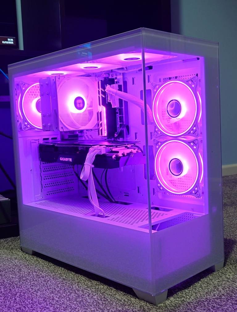 White Custom Gaming PC | RTX 2070 S 8GB | Ryzen 7 2700x | 16GB RAM | 512GB NVME SSD | Win 11 Pro