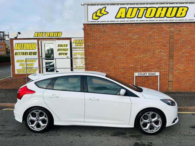 2013 Ford Focus 2.0T EcoBoost ST-2 Euro 5 (s/s) 5dr HATCHBACK Petrol Manual