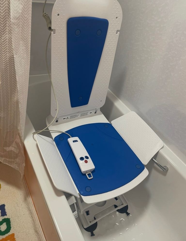 Unused electronic bath seat 