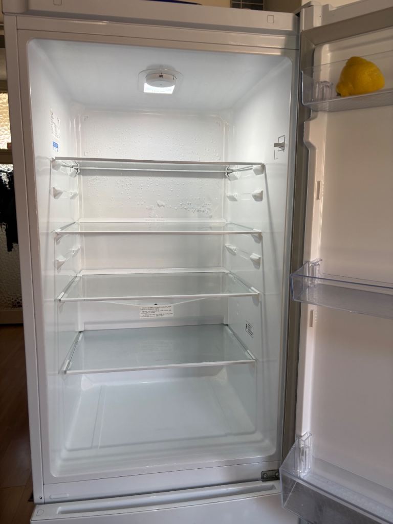 Fridge freezer 