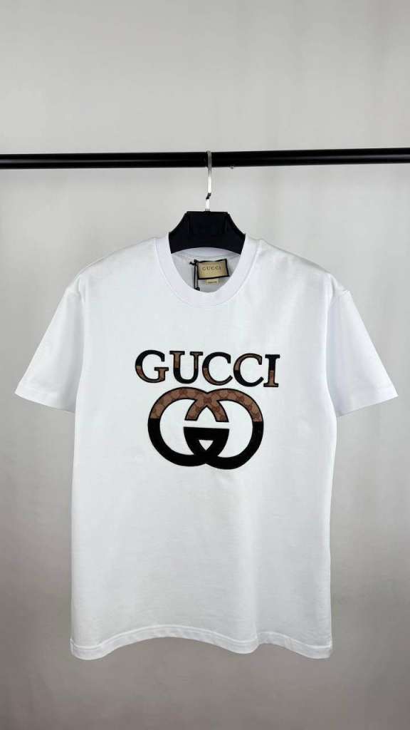 Gucci t shirt mens pre loved 