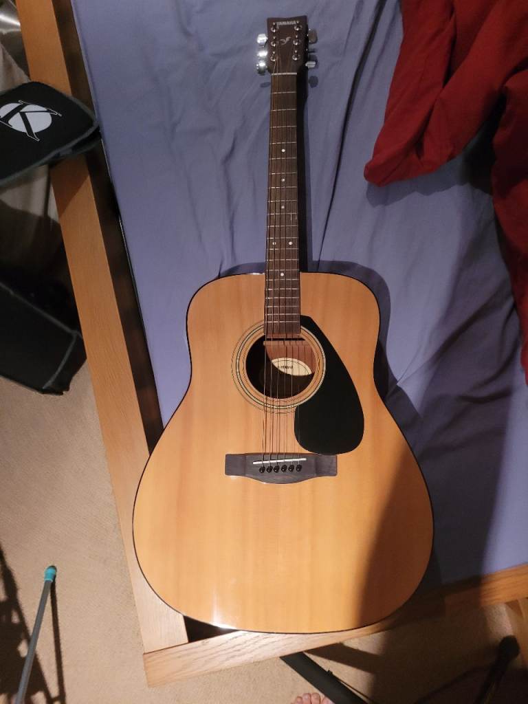 Yamaha F310 Guitar