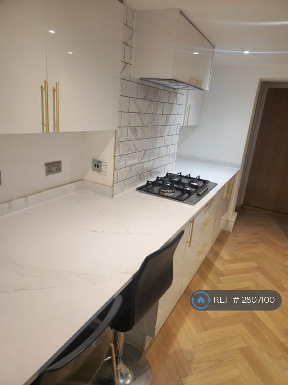 1 bedroom in Sandmere Road, London, SW4 (#2807100)