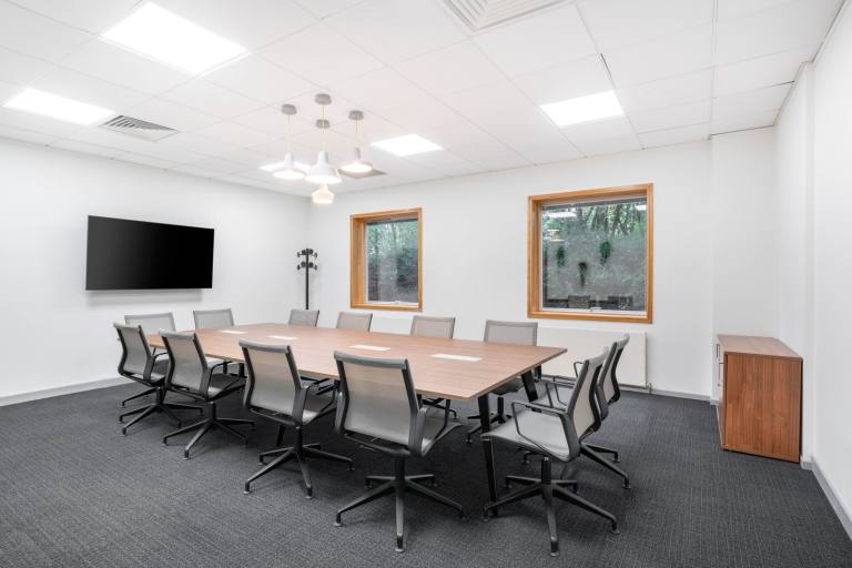 Bristol - BS1 3AG \ Flexible Workspace for Up to 10 Desks