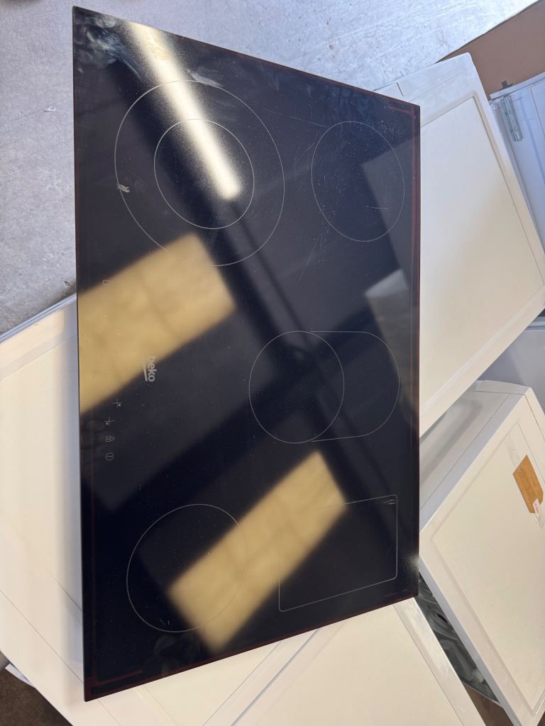 New Scratch N Dent 77cm 5 Burner Ceramic Hob