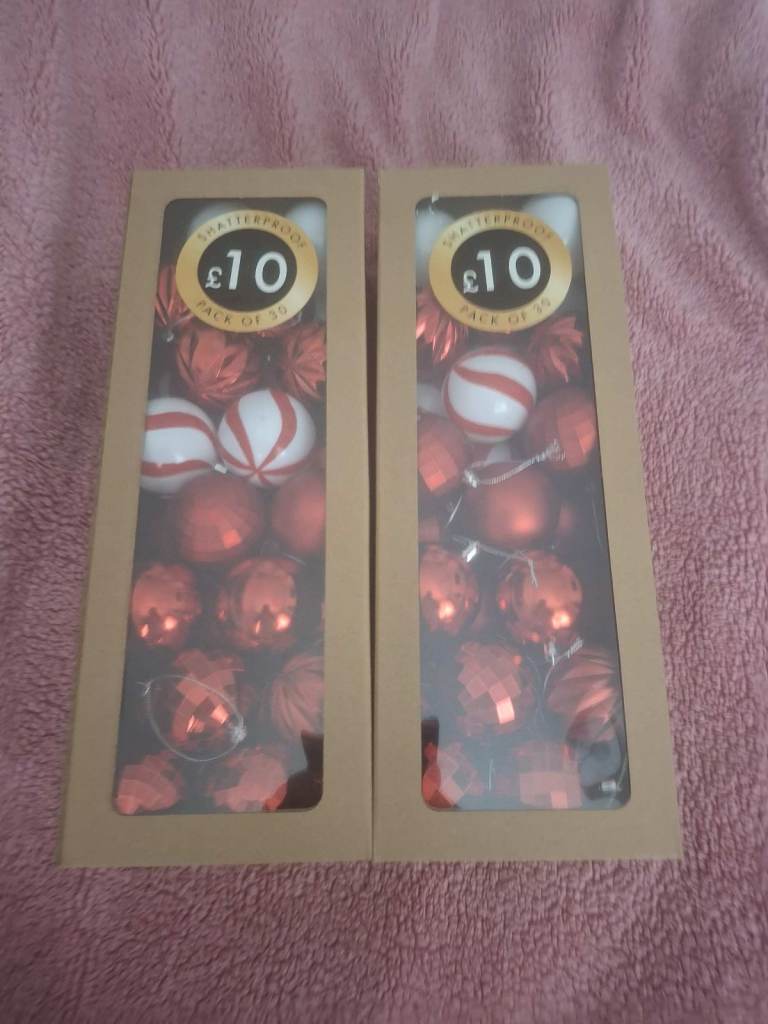 New Shatterproof Red & white Christmas Baubles - Pack of 30