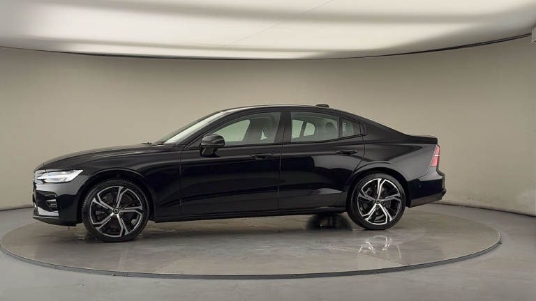 2023 Volvo S60 Plus Dark B5 (250 hp) Saloon Petrol/Electric Hybrid Automatic