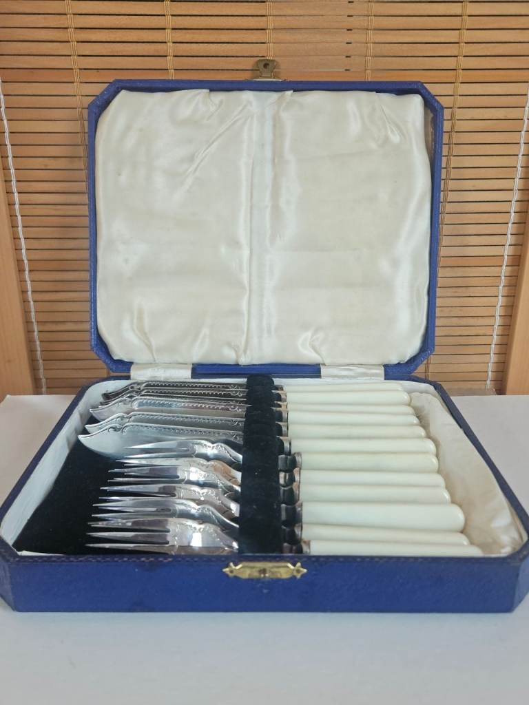 Set of Fish knives and forks