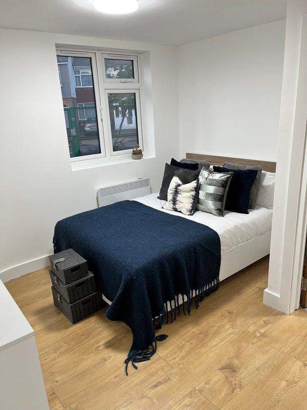 Spacious Double Room Ensuite In A Unique Complex