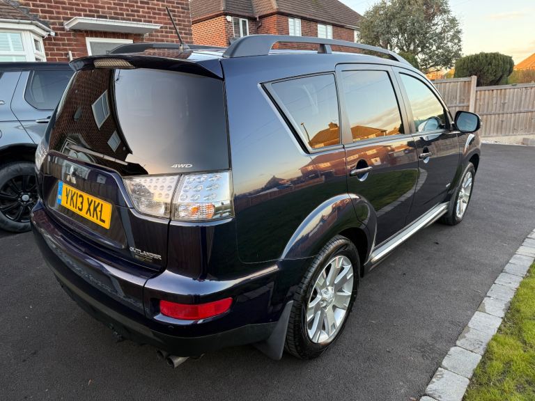 2013 MISTUBISHI OUTLANDER 2.2 DIESEL/7 SEATER/TOWBAR