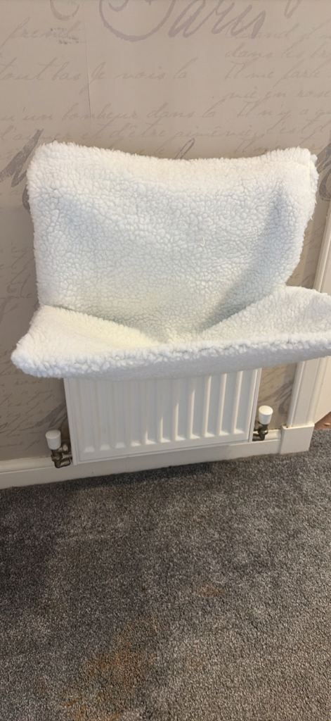 Radiator cat bed - never used 